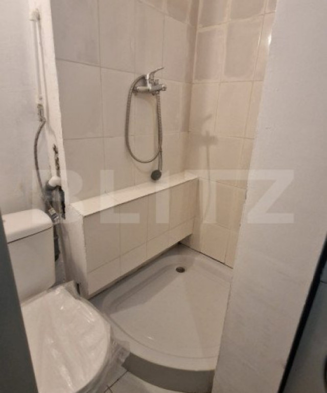 Camera de camin , zona Tractorul cu baie