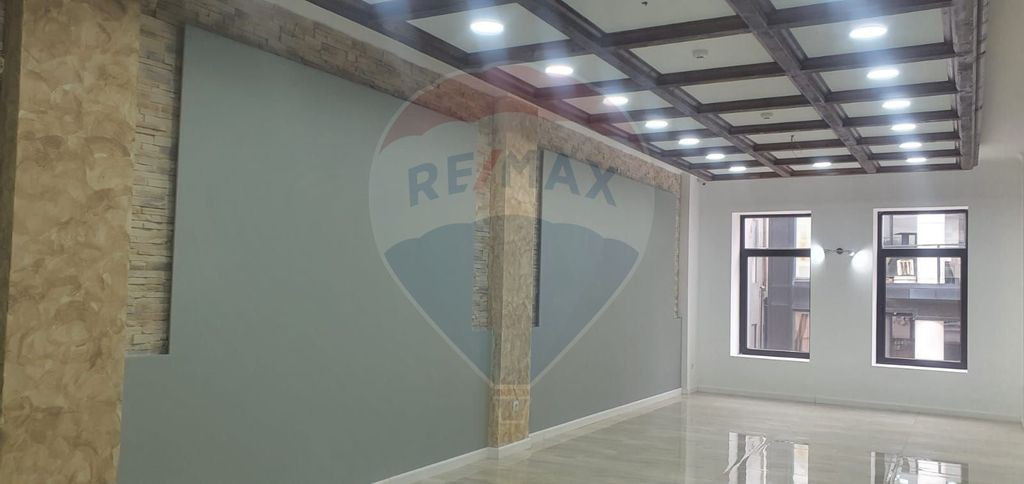 Spațiu comercial de 230mp de închiriat în zona Ultrace...