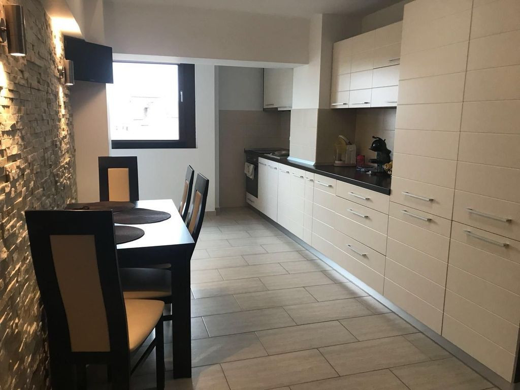 Apartament de inchiriat | 3 camere, |etaj 3