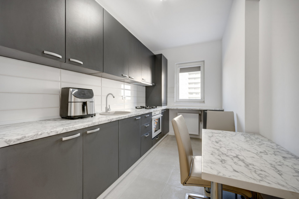 Apartament cu 2 camere - decomandat - prima inchiriere - loc