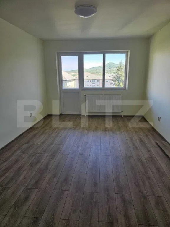 Apartament 3 camere, 67 mp, zona Cugir