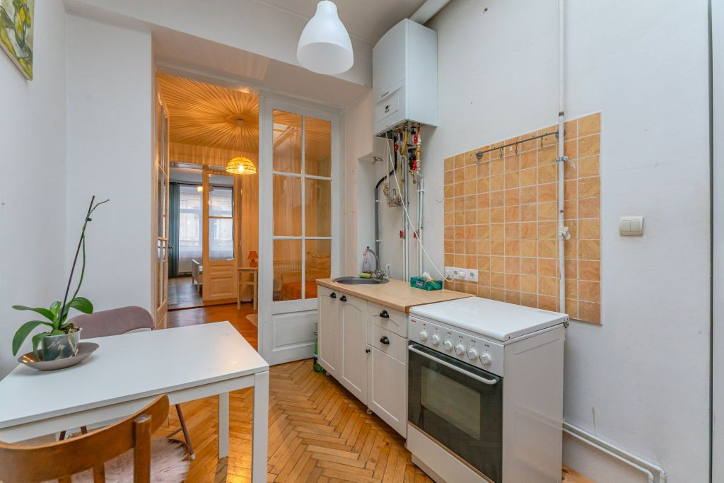 Apartament cu 2 camere complet mobilat – zona Livada Po...