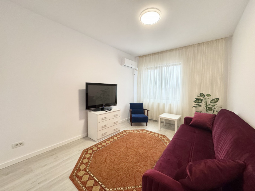 Apartament cu terasă, centrala proprie, spatios