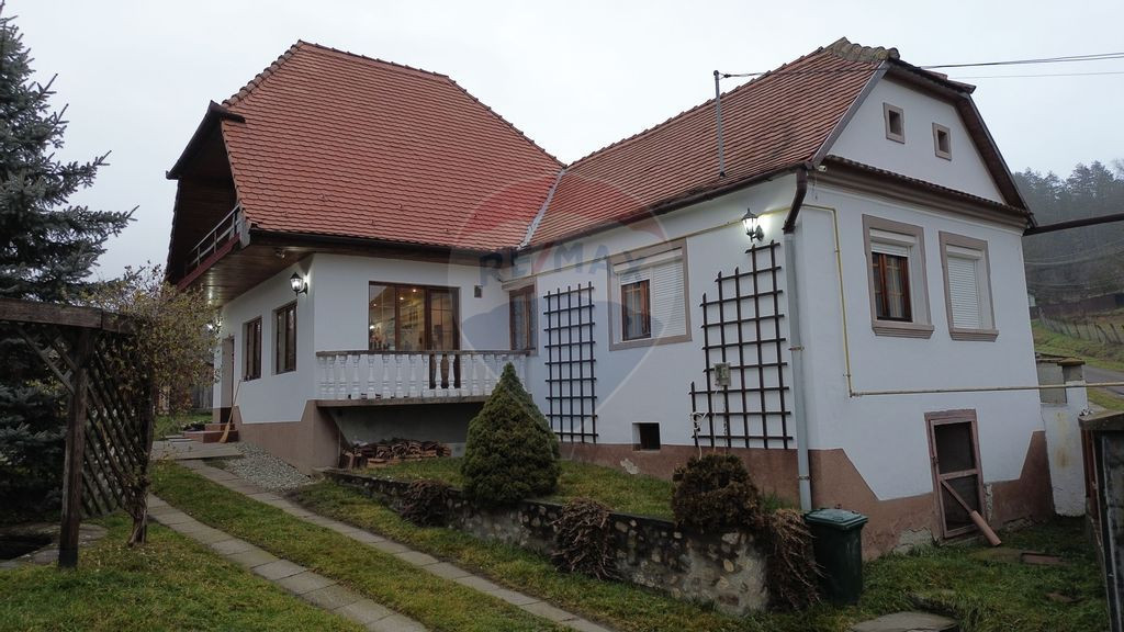 Casă Spațioasă și Teren Generos în Stațiunea Balneo...