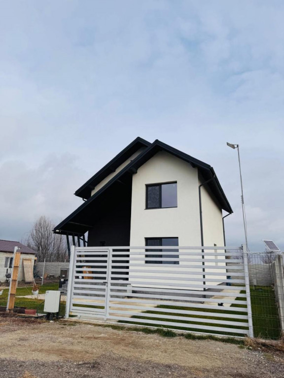 Casa individuala P 1E M Direct proprietar - SiaSudImobiliar