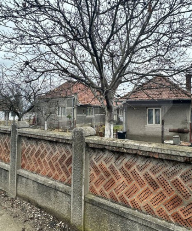 Casă cu anexă 7 camere (Teiuș), 1 bucutarie, 1 baie, 1 li