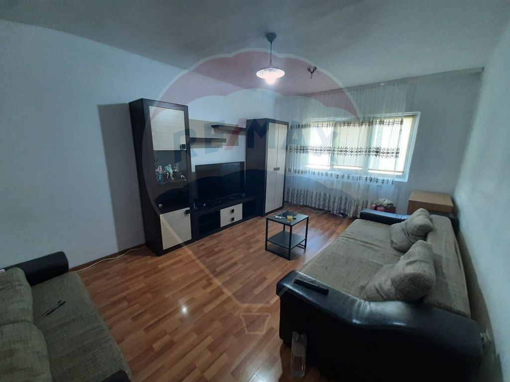 Apartament 2 camere de inchiriat zona piata