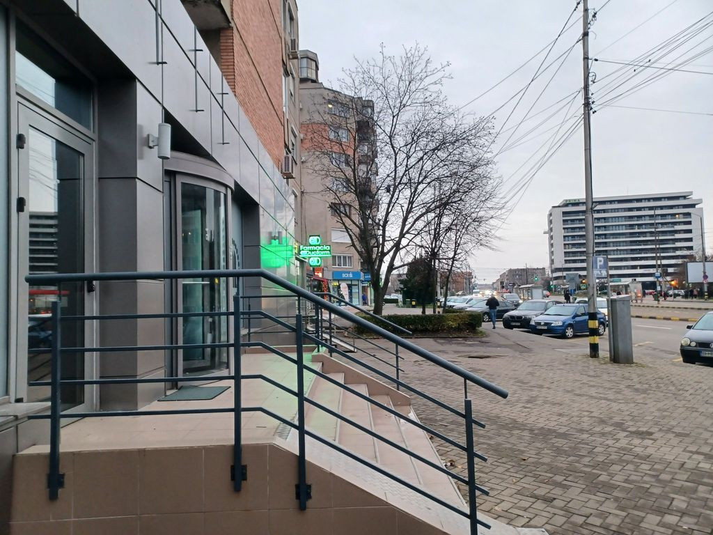 Spațiu birouri, Decebal Oradea. 2 700 Euro+TVA/lună (ne...