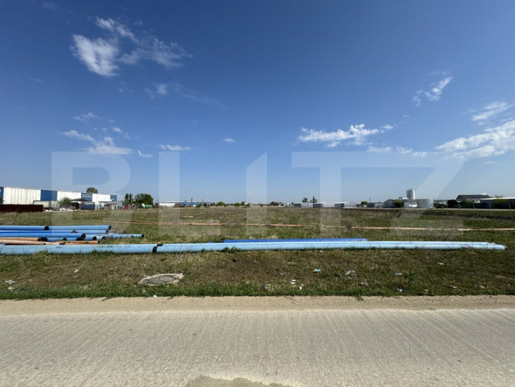 Teren intravilan de 7.500 mp, front 26 m, zona Grosbi-Cârce