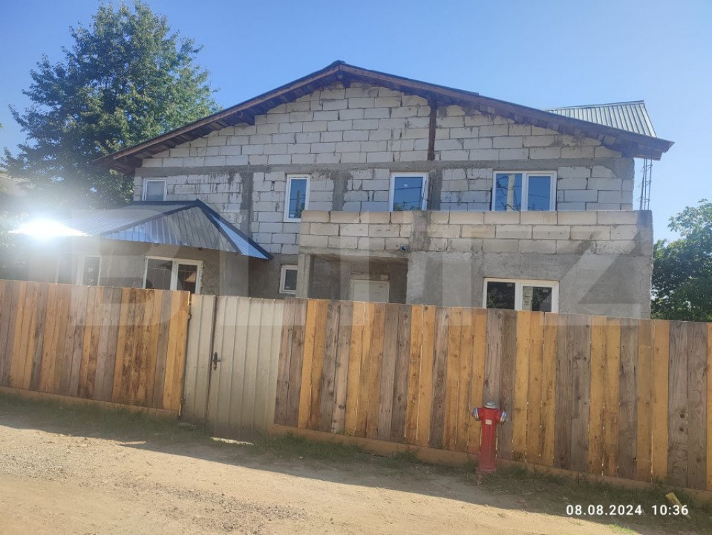 Casă individuală cu 4 camere, 190 mp, curte 500 mp, zona ?