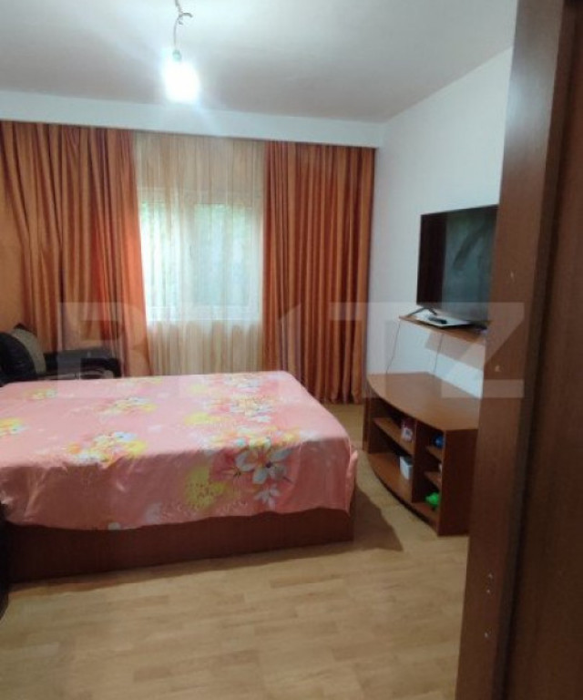 Casa de vanzare, cu gradina