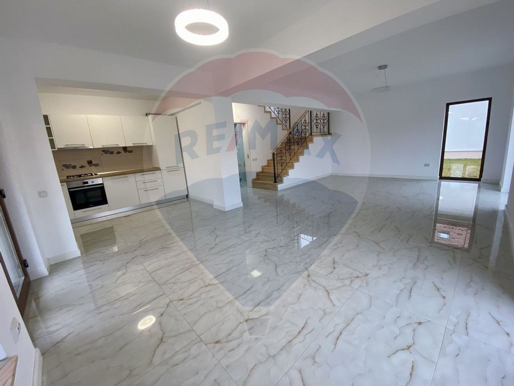 Viitorul tău Acasă: case spațioase și moderne, aproap...