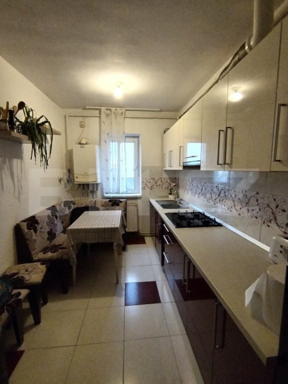 Apartament cu 2 camere semidecomandat, 50,3 mp, 4/4, zona Pi