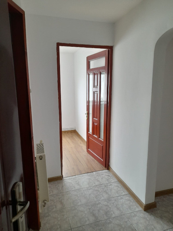 Apartament doua camere deco renovat complet Mioritei, etaj patru liber
