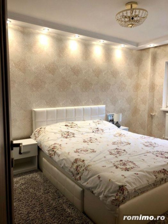 Inchiriere apartament 3 camere decomandat