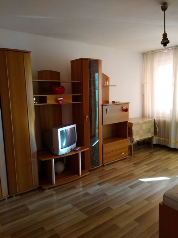 Garsoniera libera zona Badea Cartan