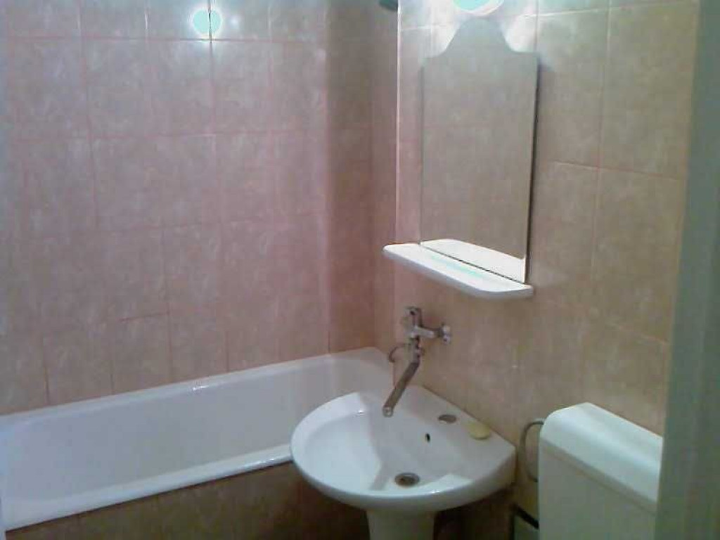 Inchiriere apartament o camera in zona Circumvalatiunii