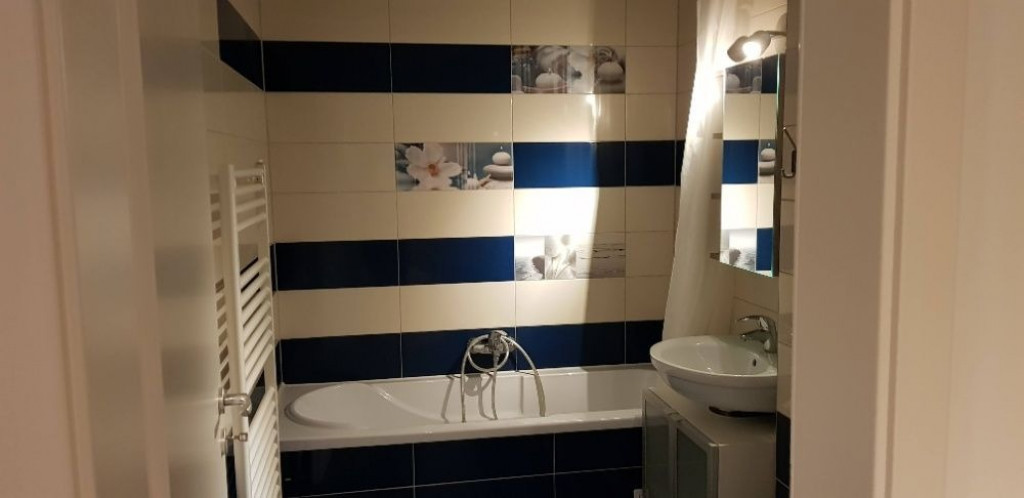 Vanzare apartament o camera zona Complex