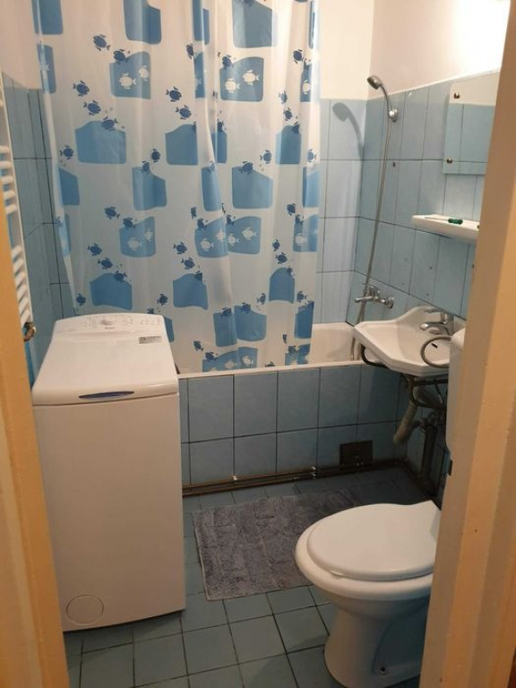 Garsoniera este situata in zona Dacia