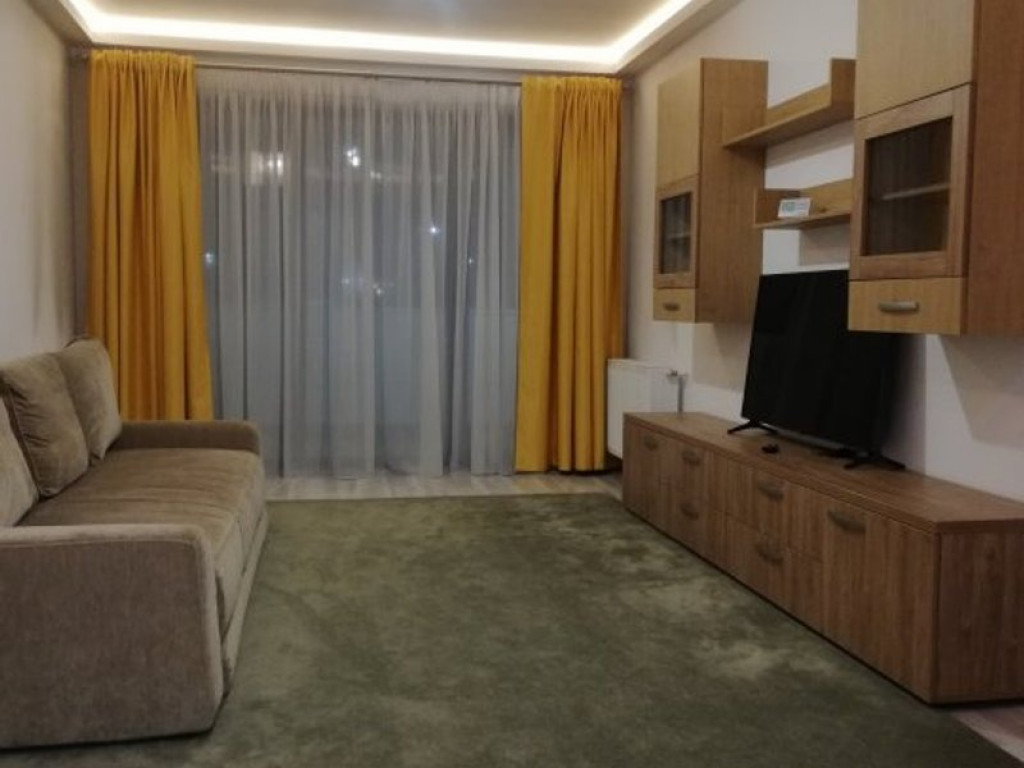 Apartament cu 3 camere de inchiriat