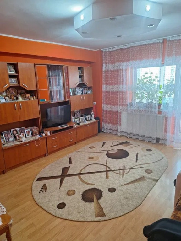 Apartament 3 camere, 2 bai - zona Triaj