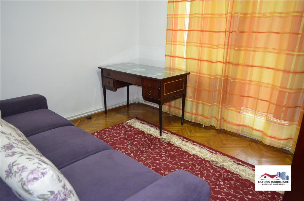 Apartament cu 4 Camere si 2 Bai de Inchiriat Zona 7 Noiembri
