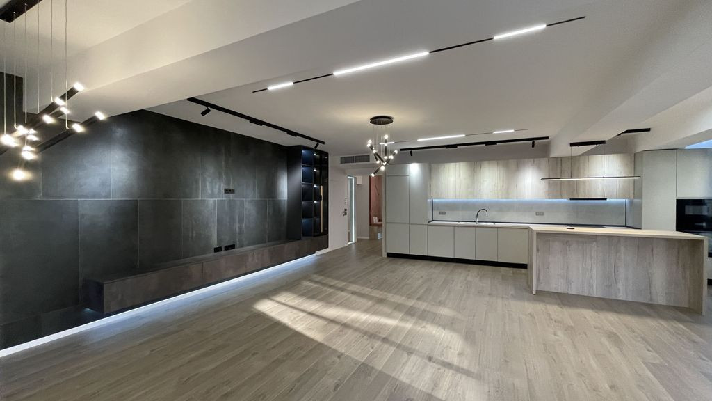 3 camere | Parc Herastrau | Persepolis | Open space | Car...