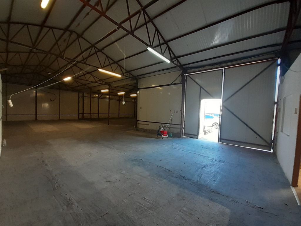 Hale in zona Popesti Leordeni, centura, autostrada A2, di...