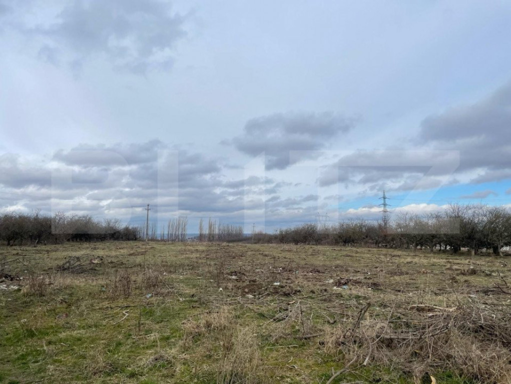 Teren extravilan, 3400 mp, deschidere 20 ml - Fălticeni