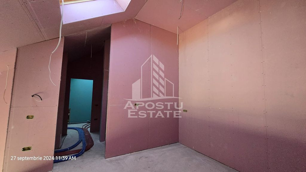 Apartamente noi cu 3 camere, scara interioara, Complexul ...