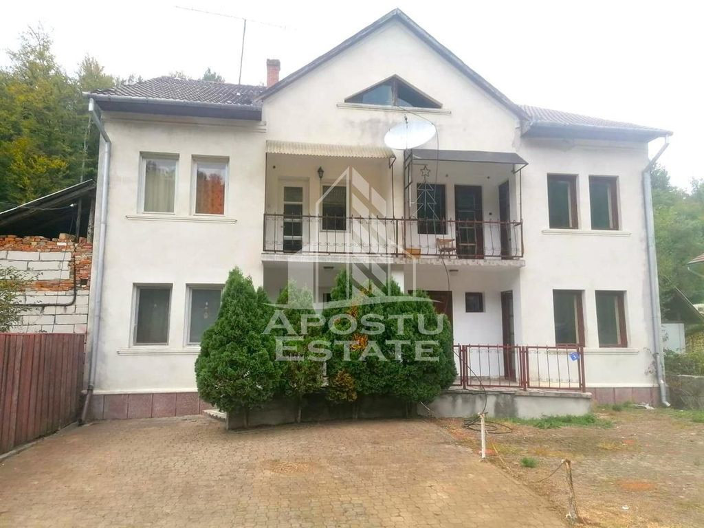 Duplex de vanzare 5 camere 119 mp in Statiunea Moneasa