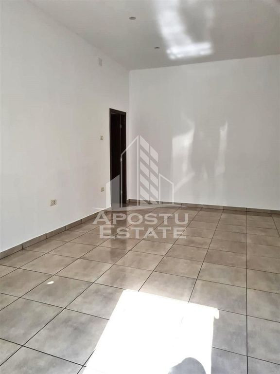 Spatiu comercial de 30 mp de inchiriat in Curtici.