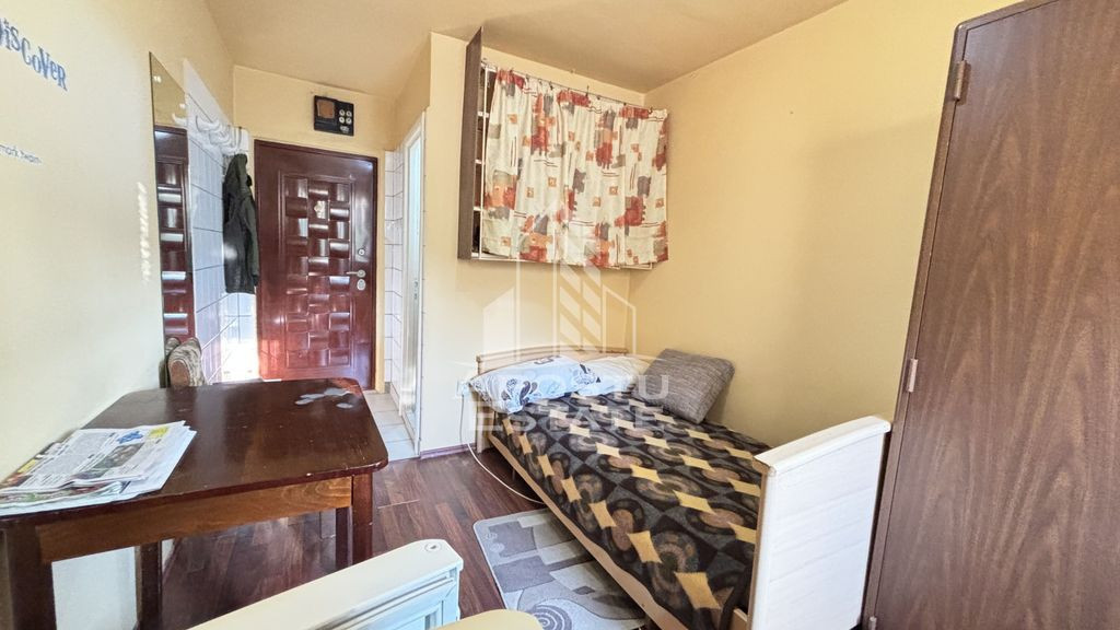 Garsoniera in Complexul Studentesc, etaj intermediar, ide...