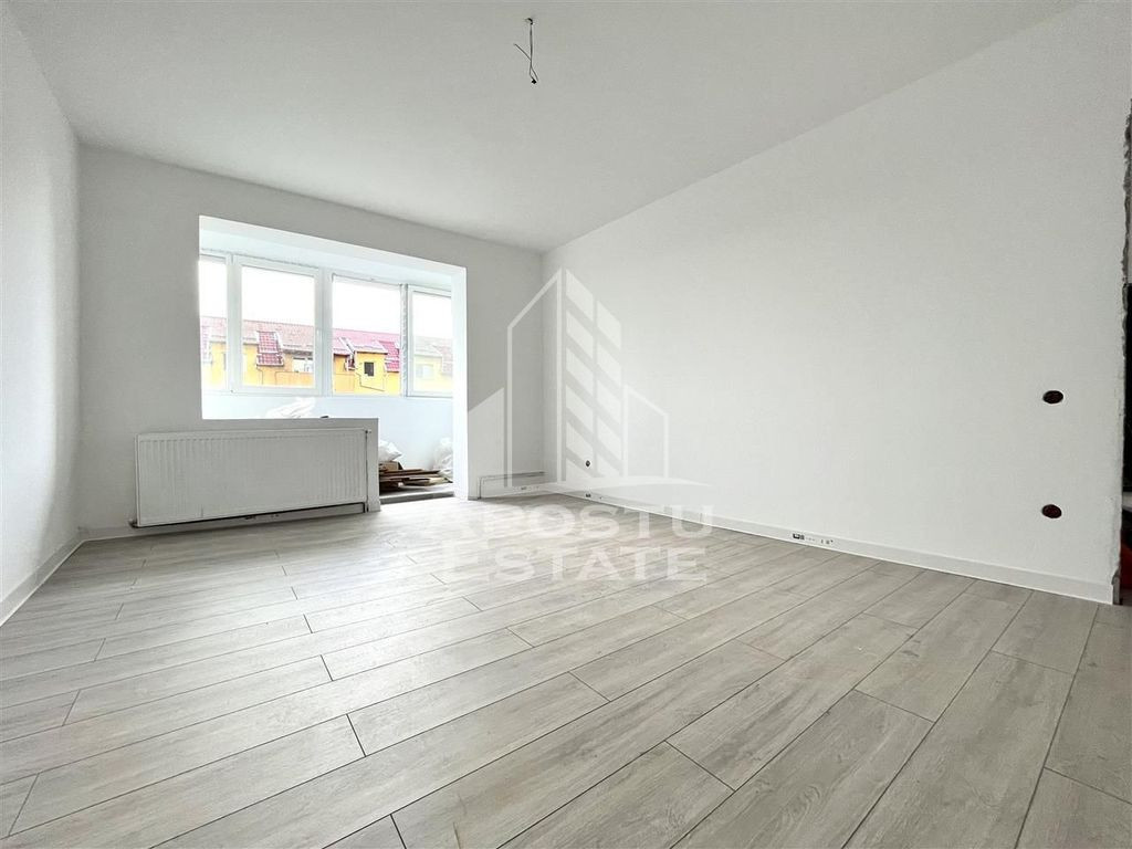 Apartament cu 4 camere complet renovat situat in zona Dam...