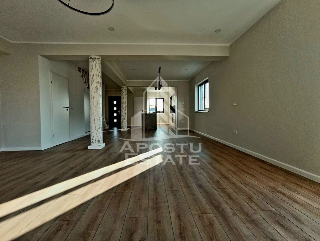 Duplex cu 4 camere, 140 m², in Mosnita Noua