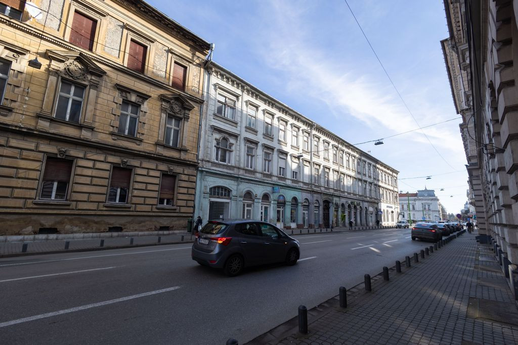 PRET NOU! Apartament decomandat 3 camere - str. Horia - C...