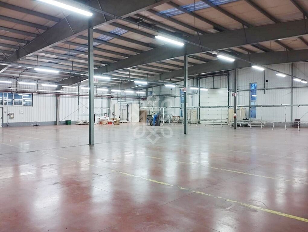 Hala de inchiriat cu suprafata de 1600 mp in Oradea