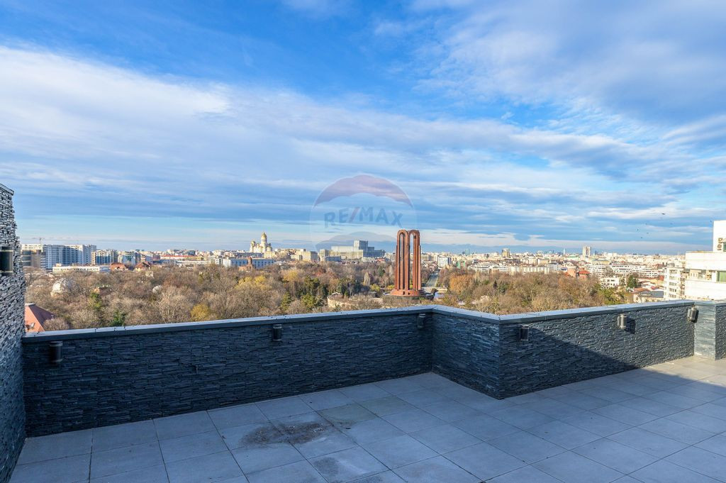 Penthouse de Lux cu Acces Direct din Lift și Terasă Spe...