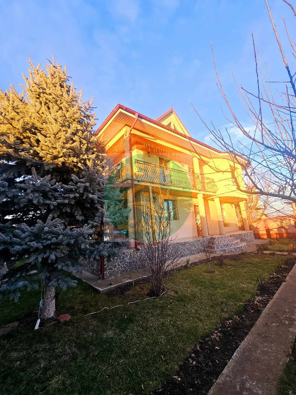 Casa in Roman, de vanzare