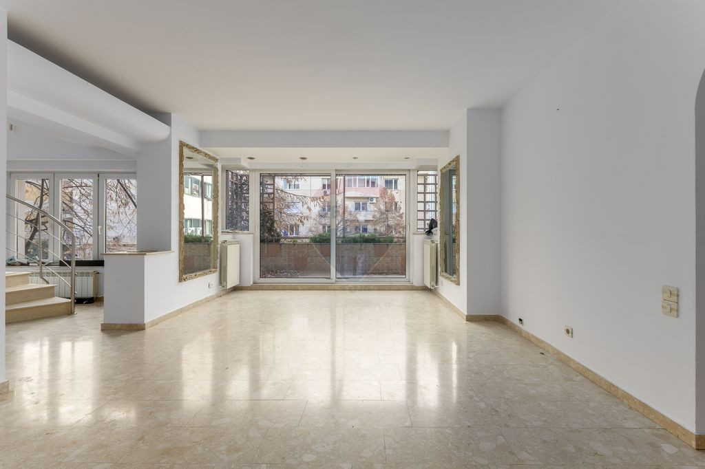 Duplex 6 camere 212 mp cu terasă de 18 mp, Piata Floreas...