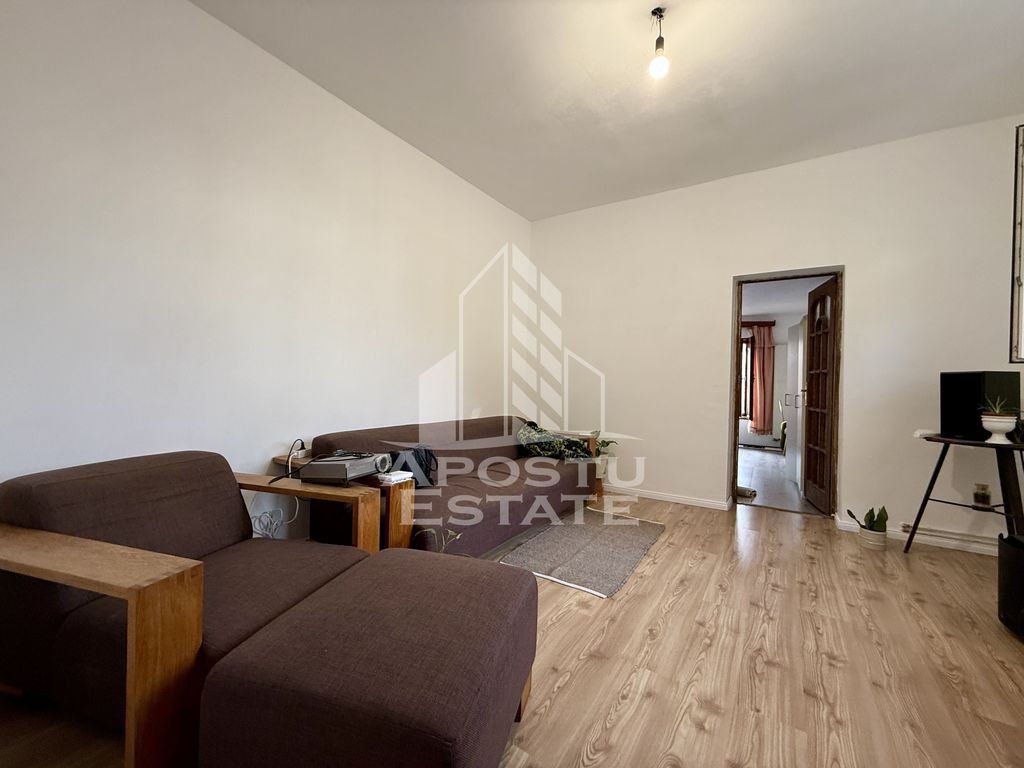 Casa la curte comuna, 180mp teren, zona Balcescu - Univer...