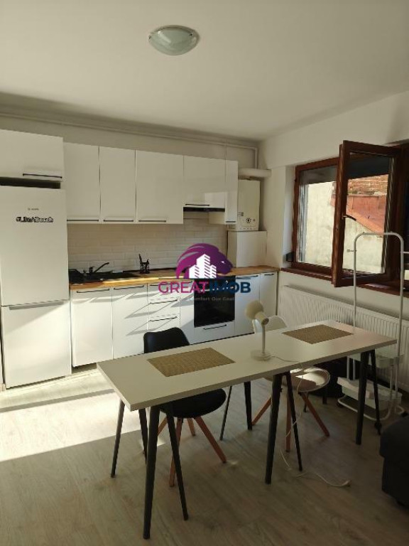 Garsoniera de închiriat, zona Stefan cel Mare, 12 minute de