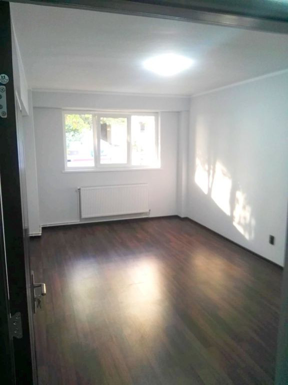 Apartament de vânzare - 2 camere în Mazepa 2, parter