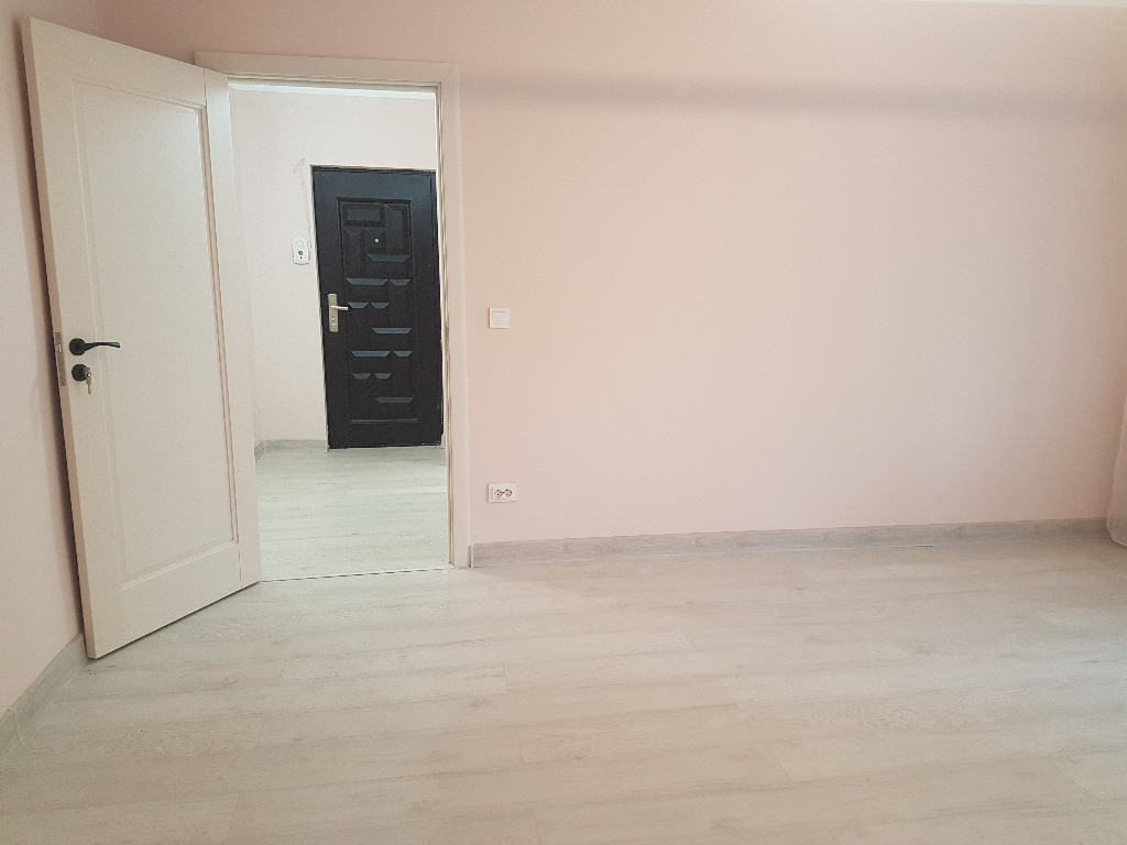 Apartament doua camere, etaj 2, renovat, liber, Narcisa