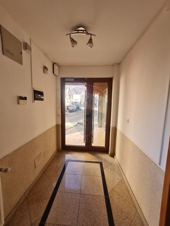 Spațiu de birouri de 210mp de închiriat în zona Ultrac...