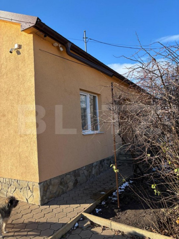 Casa batraneasca renovata complet, 3 camere, 87 mp, zona Lis