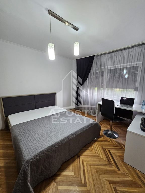 Apartament cu 3 camere decomandat centrala proprie Gh. La...