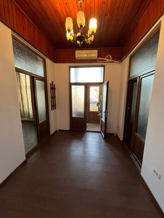 Casa de inchiriat zona PIATA VECHE