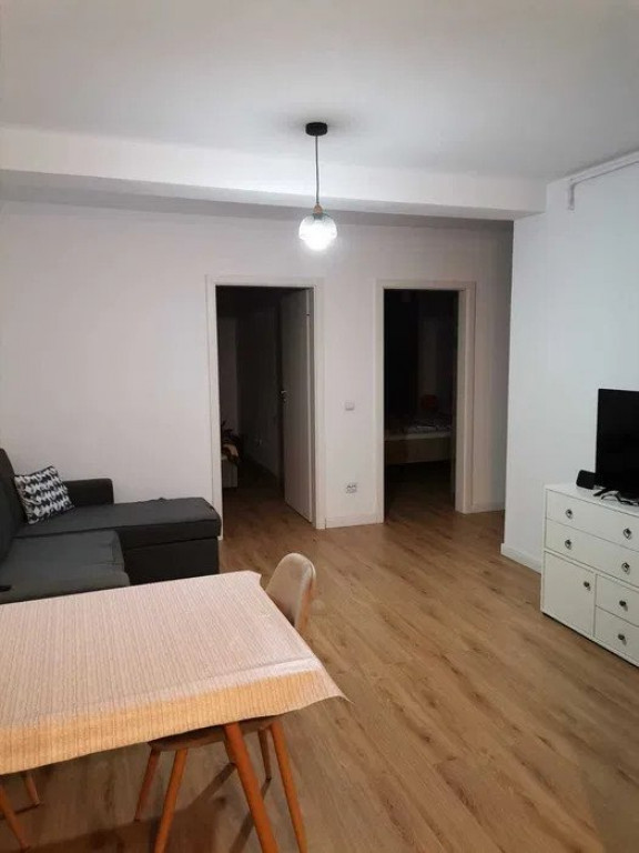Apartament de inchiriat, cu 3 camere, 56 mp, zona Calea Suri