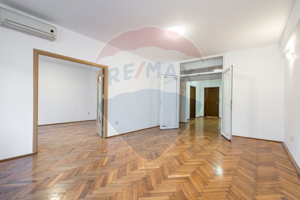 Cotroceni apartament parter imobil 3 etaje 4 camere 126 mp